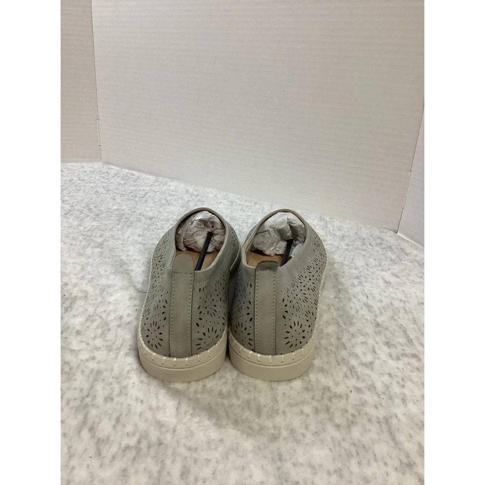 Easy Street Women Laser Cut Floral Perforated Slip On Comfort Flats Grey Size 11